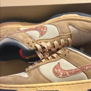 Nike Men's Tan and Cream Sneakers